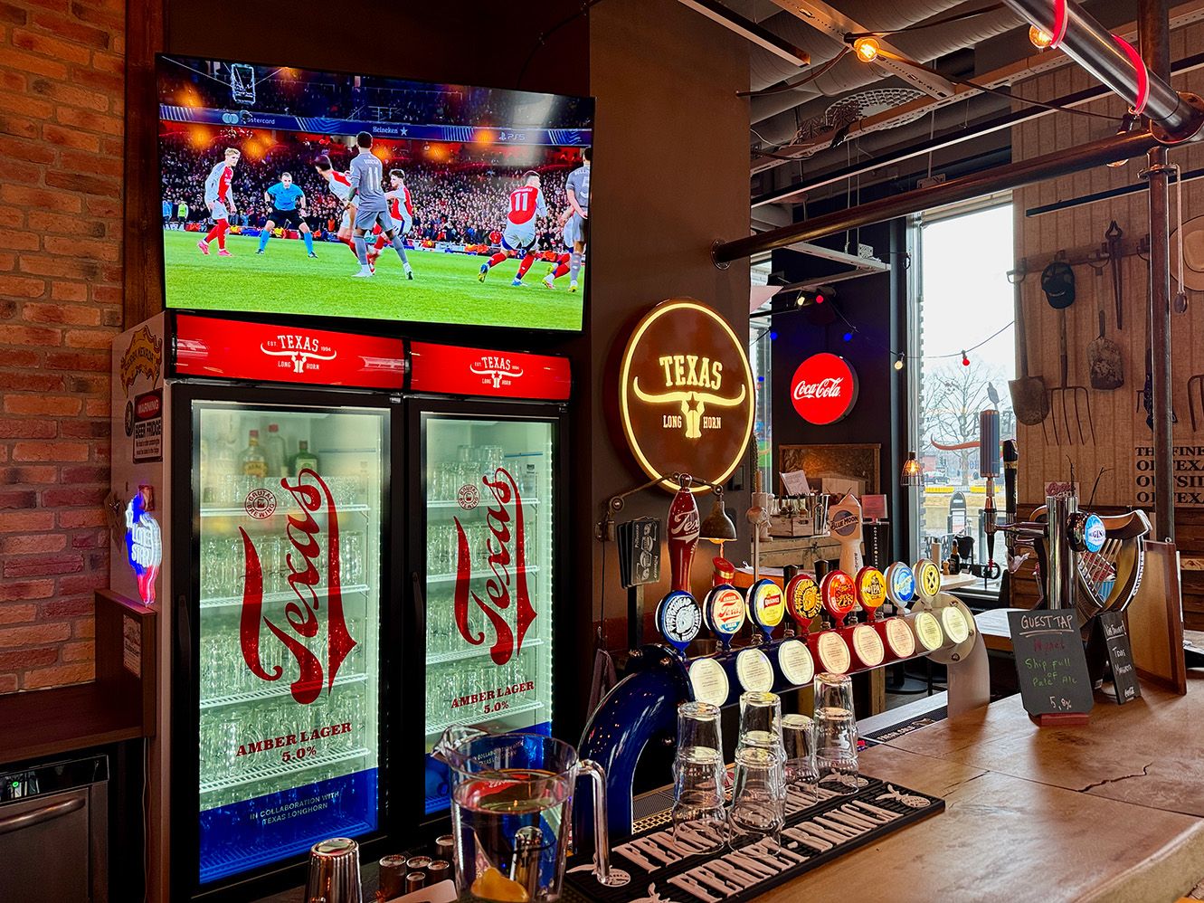 Bar-TV-Fotboll-sport